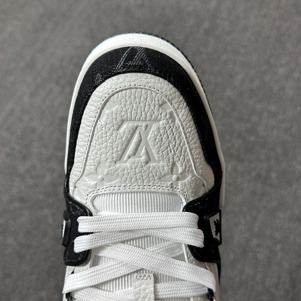 Louis Vuitton Men's Black and White Sneakers - Picture 5 of 6